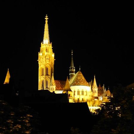 Elegant Apartment With Buda Castle View Budapesta Exterior foto